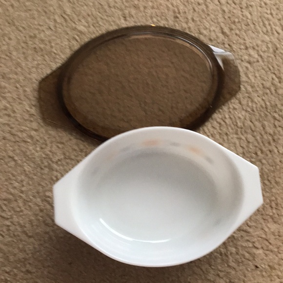 Vintage Pyrex Town & Country Dish - Picture 3 of 8